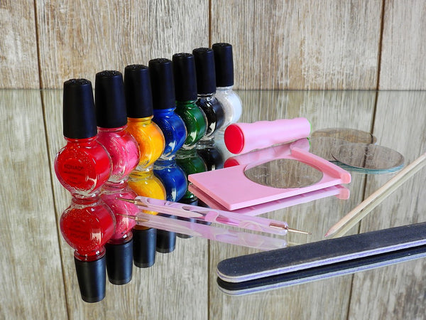 Easy steps on how to perfectly do your nails (Beginners Guide)
